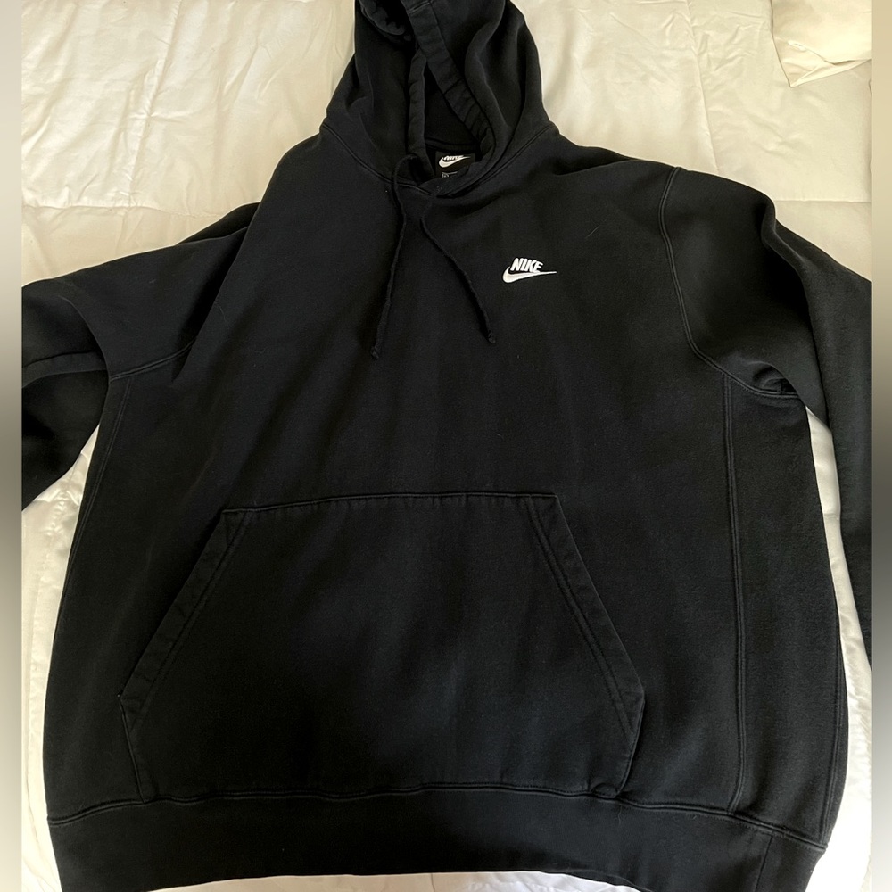 Nike Men’s Sportswear Pullover hoodie